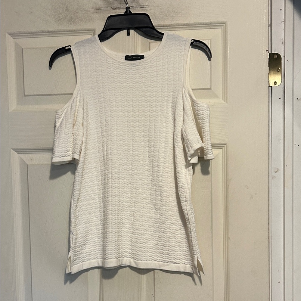 Ann Taylor Off White Cold Shoulder Top Size Small
